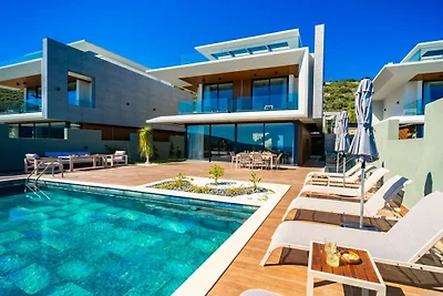 Villa in Kalkan mit Schwimmbecken