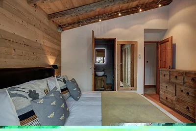 Traditional Chalet close to Flegere Lift...