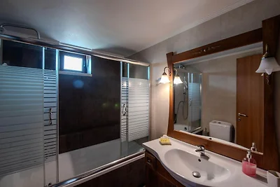 Charmante Familienvilla mit Pool in Koxare