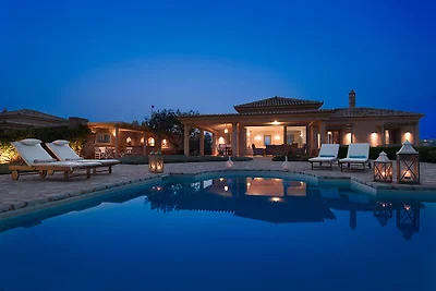 Luxuriöse Villa mit Pool auf der Insel...