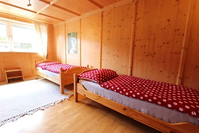 Geräumige Ferienwohnung in Skigebietnähe