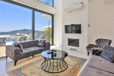 Villa in Kalkan mit Schwimmbecken