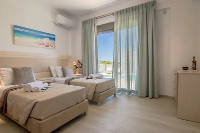 Villa met 4 slaapkamers in Adele