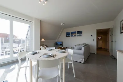 Tjènne 202 in Koksijde mit sonniger Terrasse