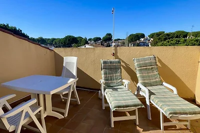 Apartment für sechs Personen mit Swimmingpool