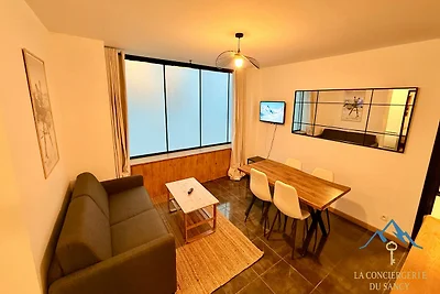 Coin moderne près de l'artère principale