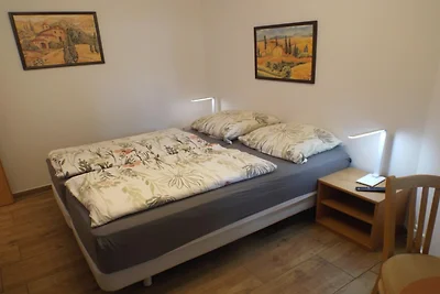 Moderner Bungalow im Ferienpark mit Seezugang