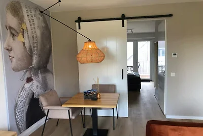 Schöne Lodge im Zentrum von Zoutelande.