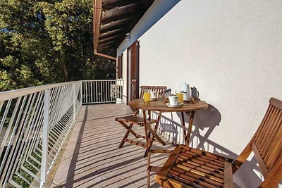 Two Bedroom Holiday Home with Sea View