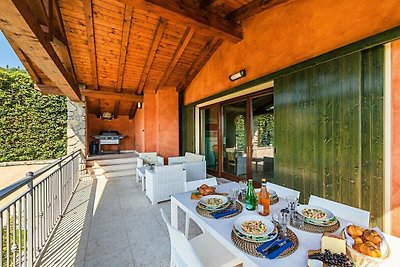 Villa in Brescia mit Schwimmbecken