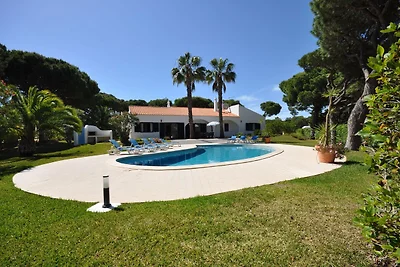 Attraktive Villa in Vilamoura mit privater...