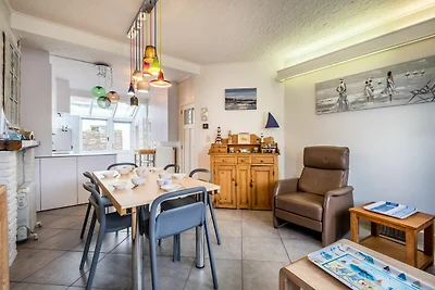 Huis in Koksijde bij Zee en Winkels