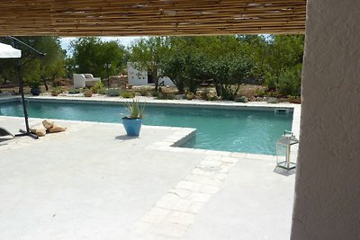 Klassische Villa in Ostuni (Italien) mit Pool