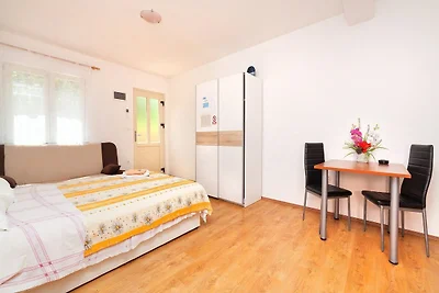 Apartments Barbara with Swimming Pool - Studi...