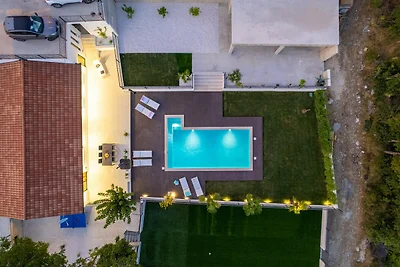 Villa Florinda mit Pool in der Nähe von Split