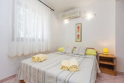 Apartments Paola - Studio Apartment with Terr...