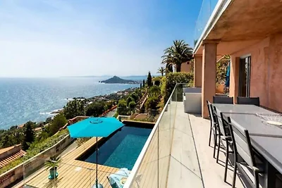 Villa an der Côte d’Azur mit Meerblick
