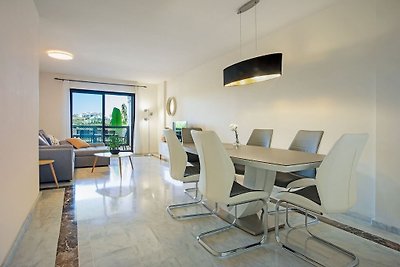 Amplio apartamento en San Roque con piscina