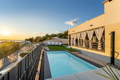 Ferienhaus in Podvrsje mit Meerblick