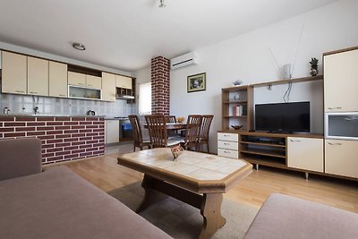 Schöne Wohnung in Starigrad Paklenica mit...