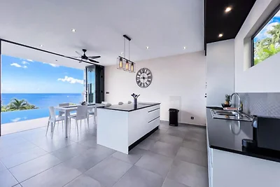 Villa a Bouillante con piscina a sfioro