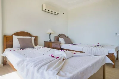 Villa in Kalkan mit Schwimmbecken