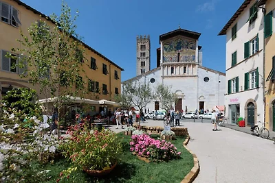 Appartement in Lucca met Piazza Uitzicht