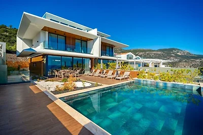 Villa in Kalkan mit Schwimmbecken