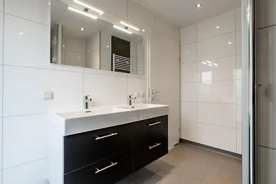 Luxuriöses Ferienhaus mit Außensauna