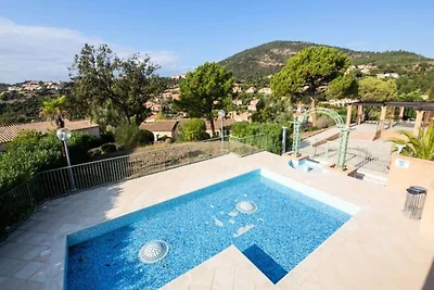 Wohnung in Les Issambres mit Golfblick