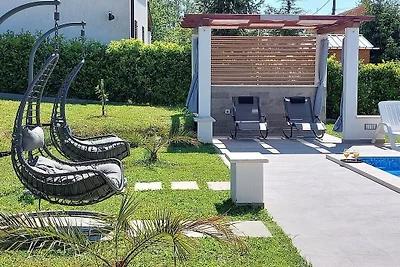 Villa in Brtonigla mit Schwimmbecken