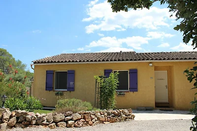 Ferienhaus mit großem Garten und Pool