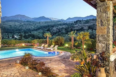 Haus mit Garten und Pool für alle