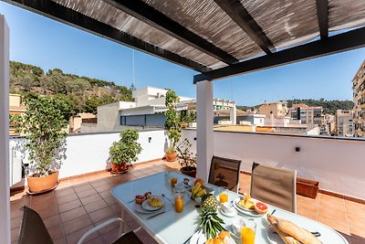 Faro's Malaga Citylights - Amazing Roof Terra...