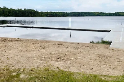 4 esrellas case en SVÄNGSTA