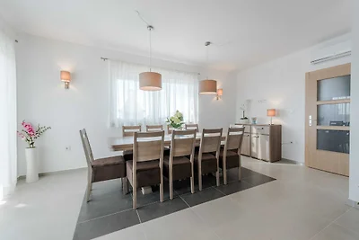 Deluxe Four Bedroom Villa with Private Pool (...