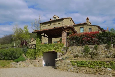Ferienhaus in Cortona mit Pool und Aussicht
