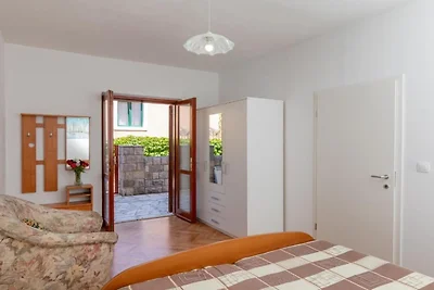 Villa Valjalo - Three Bedroom Apartment with ...