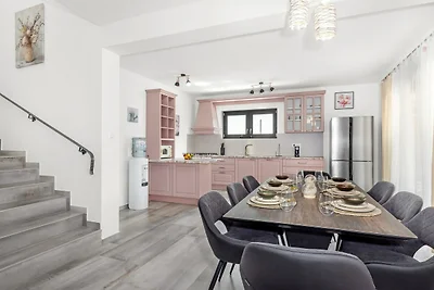 Luxuriöse Villa in Krnica für Familien
