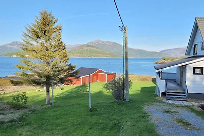 6 Personen Ferienhaus in Sandhornøy