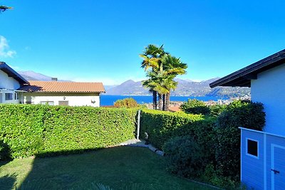 Ferienhaus in Germignaga mit privatem Garten