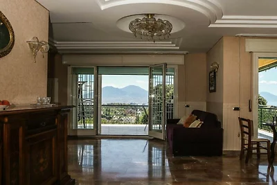 Appartement met terrazzo in Capodimonte