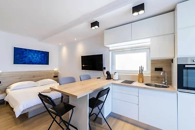 Apartments Ema - Studio Apartment with Sea...