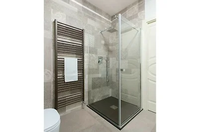 Ferienwohnung in Salò mit Schwimmbecken