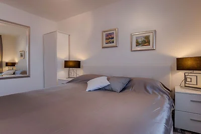 Wohnung in Selce mit Schwimmbecken