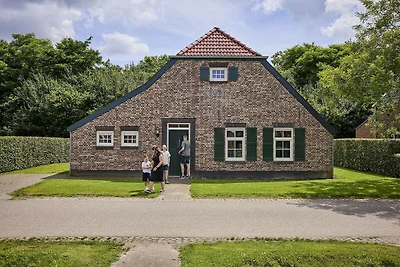 Luxe boerderijvilla met sauna in Limburg