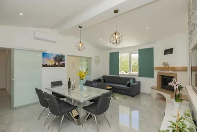 Ruhige Landvilla in Naklice