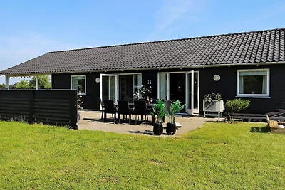 8 persoons vakantie huis in Væggerløse-By...
