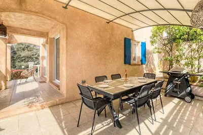 Haus an der Côte d'Azur mit Pool