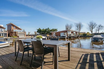 Hausboot im Waterpark mit eigenem Steg